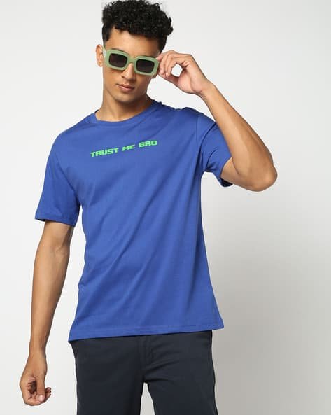 Yousta - Men Typographic Print Regular Fit Crew-Neck T-Shirt