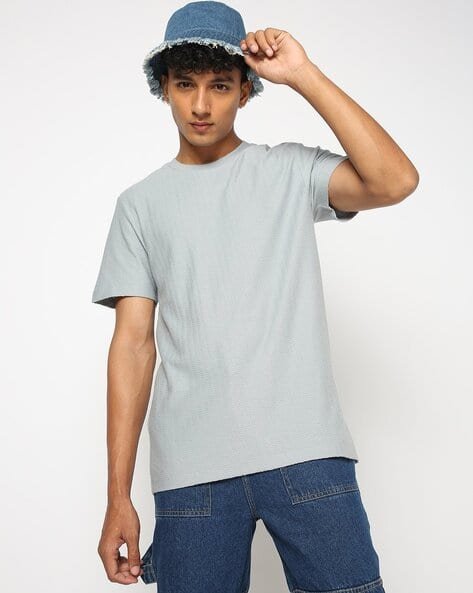 Yousta - Men Structured Knit Regular Fit Crew-Neck T-Shirt