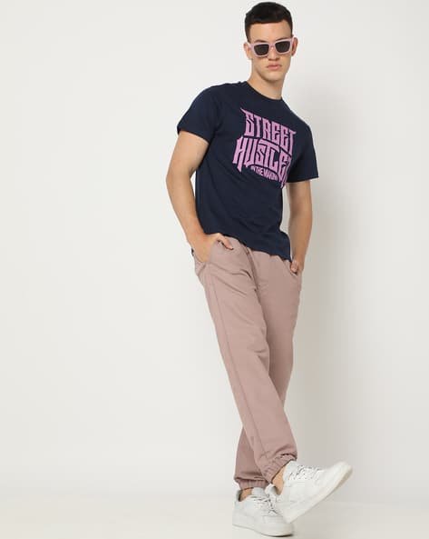 Yousta - Men Typographic Print Regular Fit Crew-Neck T-Shirt