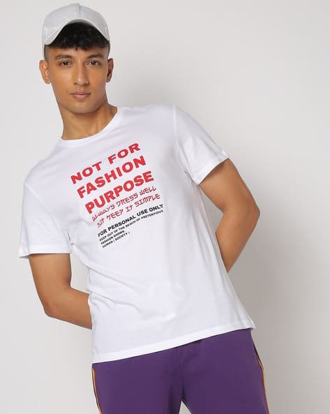 Yousta - Men Typographic Print Regular Fit Crew-Neck T-Shirt